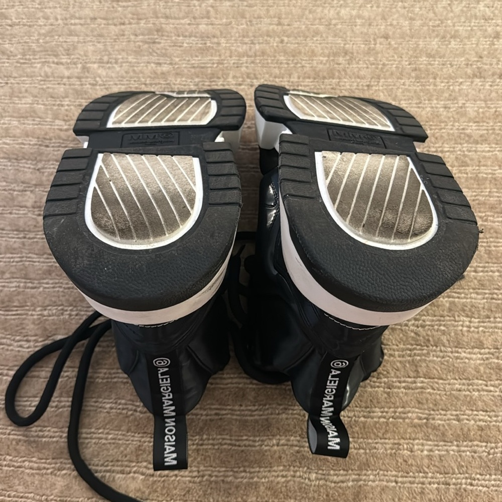Maison Margiela warerproof sheakers in black color. Size:39 - Picture 10 of 13